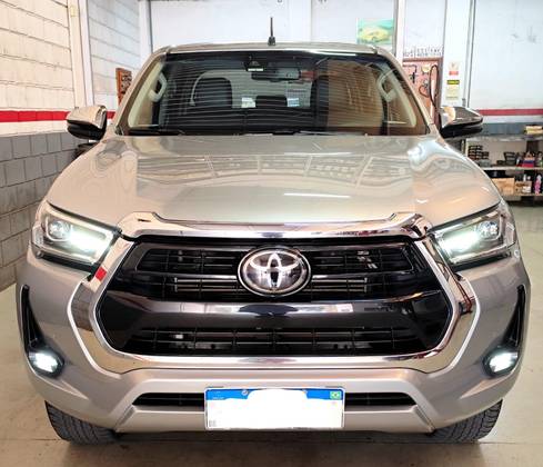 TOYOTA HILUX 2.8 D-4D TURBO DIESEL CD SRX 4X4 AUTOMÁTICO TOYOTA HILUX 2.8 D-4D TURBO DIESEL CD SRX 4X4 AUTOMÁTICO